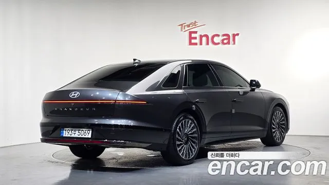 Hyundai Grandeur — Фото автомобиля 2