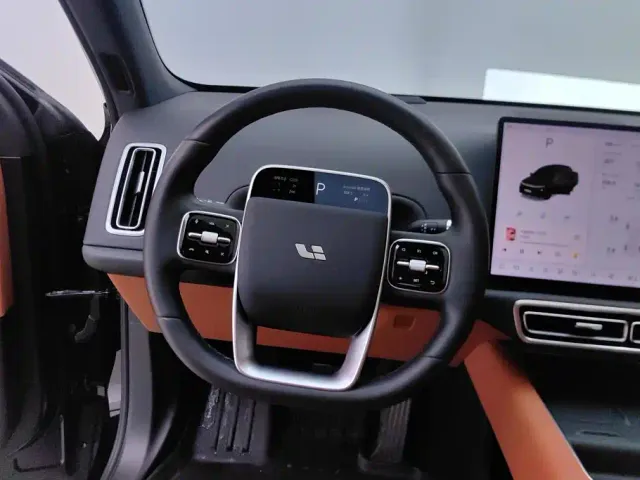 Li Auto L6 — Фото автомобиля 15