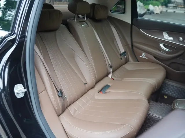 Mercedes-Benz E-Class — Фото автомобиля 21