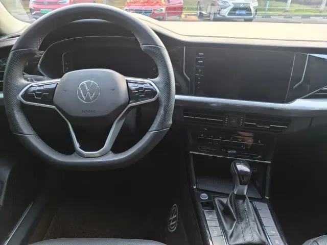 Volkswagen Passat — Фото автомобиля 13
