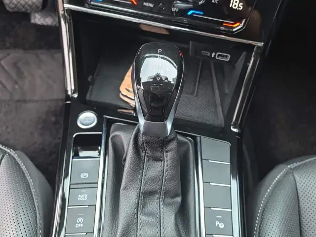 Volkswagen Passat — Фото автомобиля 10