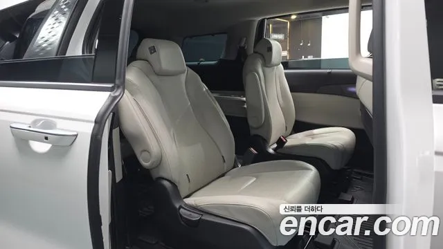 Kia Carnival 4th Gen — Фото автомобиля 18