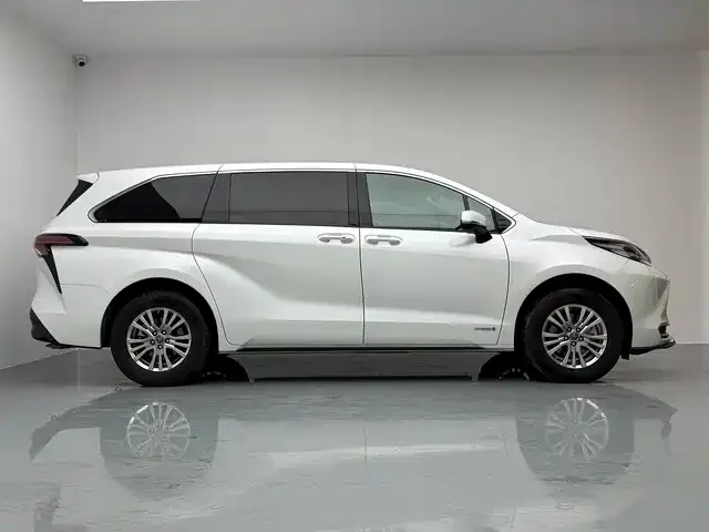 Toyota Sienna — Фото автомобиля 8