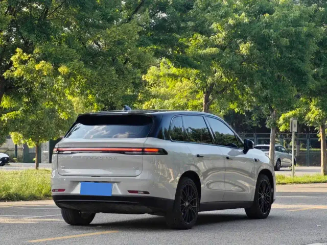 Leapmotor C10 — Фото автомобиля 7