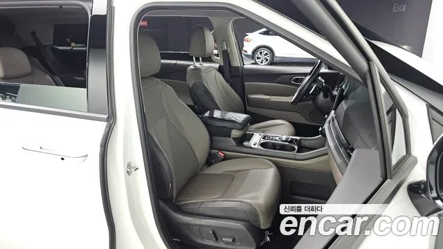 Kia Carnival Generation 4 — Фото автомобиля 16