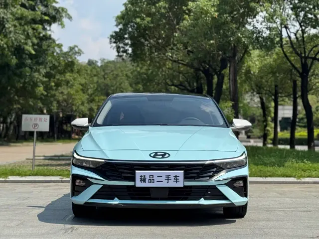 Hyundai Elantra — Фото автомобиля 2