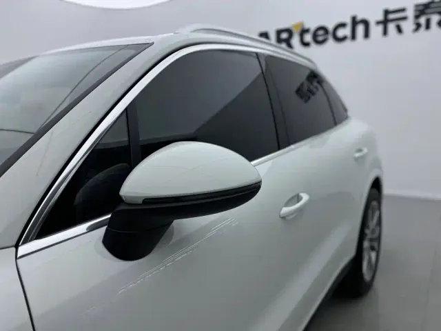 Porsche Cayenne — Фото автомобиля 10
