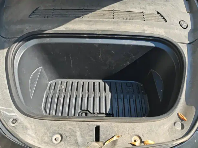 Tesla Model Y — Фото автомобиля 10