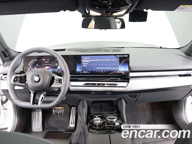 BMW 5 Series G60 — Фото автомобиля 12