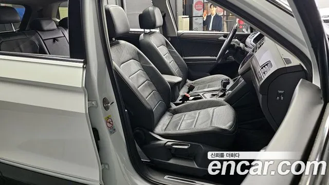 Volkswagen Tiguan — Фото автомобиля 12