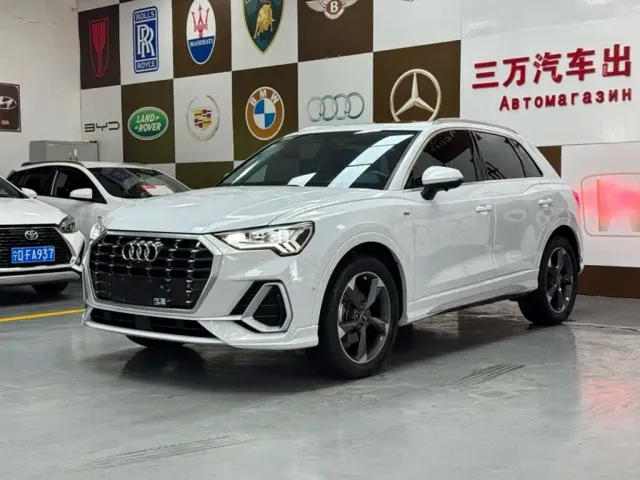 Фотография автомобиля — Audi Q3
