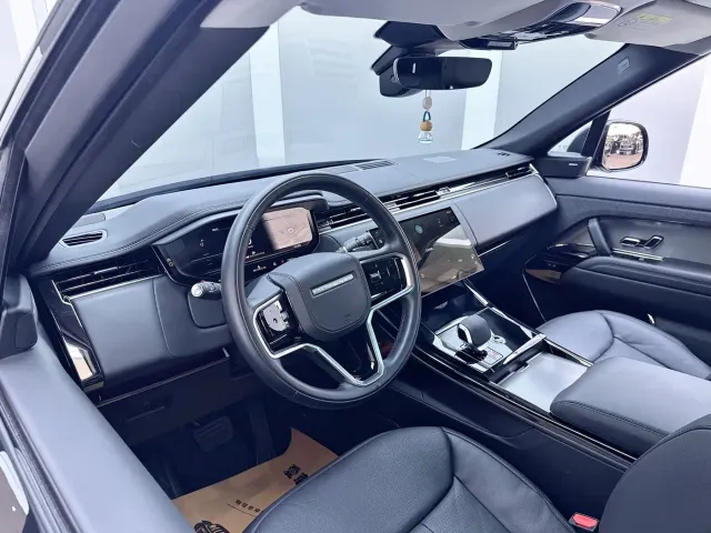 Land Rover Range Rover Sport — Фото автомобиля 3