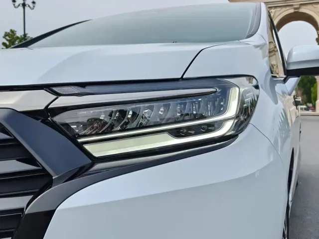 Honda Elysion 2024 2.0L e:HEV Luxury Edition — Фото автомобиля 8
