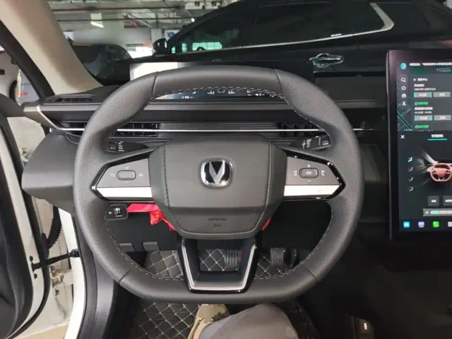 Changan Eado — Фото автомобиля 10