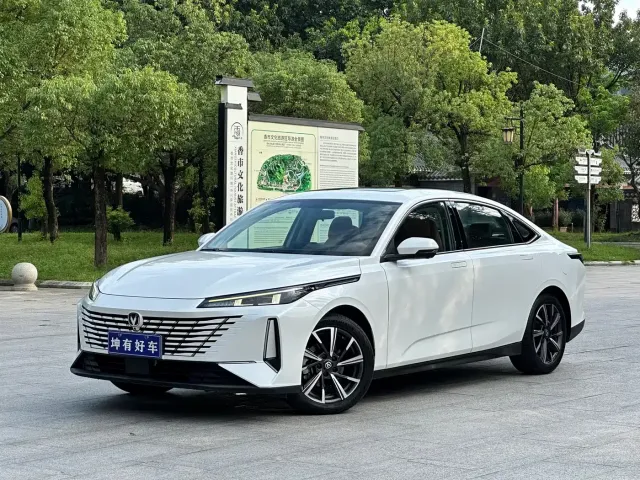 Фотография автомобиля — Changan Eado