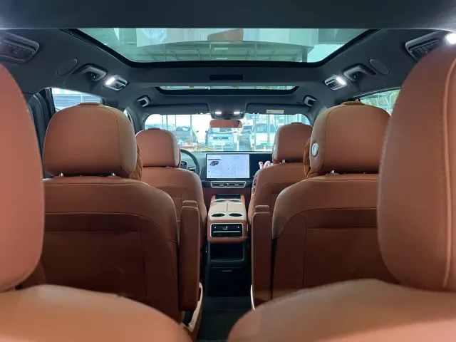 Li Auto L8 — Фото автомобиля 6