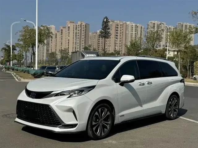 Фотография автомобиля — Toyota Granvia