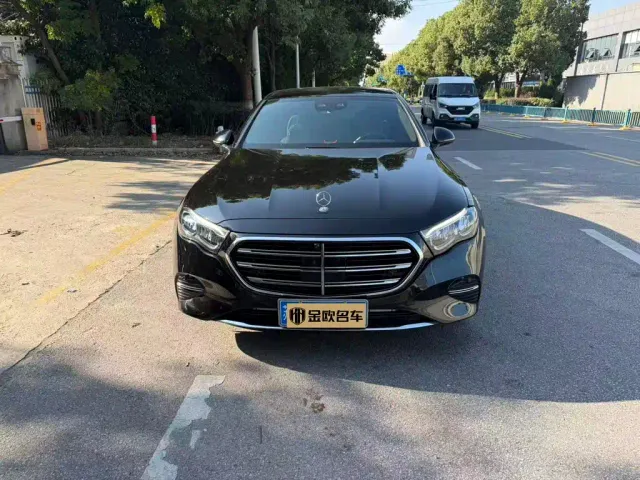 Mercedes-Benz E-Class — Фото автомобиля 2