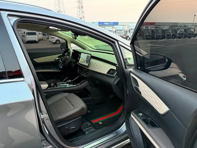 BYD Song MAX — Фото автомобиля 18