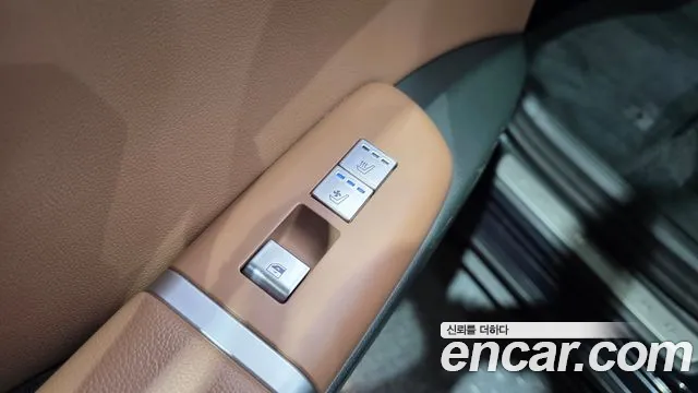 Hyundai Grandeur Grandeur (GN7) 2.5 Бензин 2WD — Фото автомобиля 18