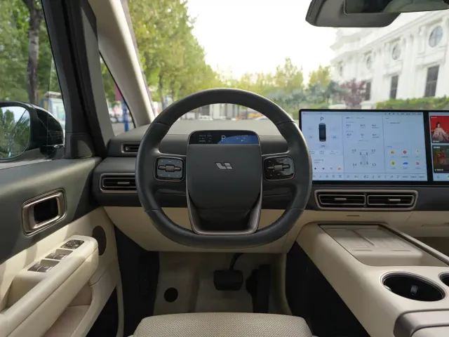 Li Auto MEGA — Фото автомобиля 9