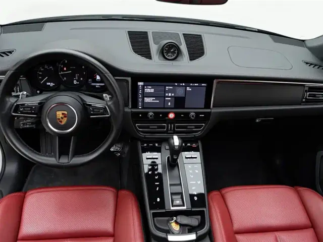 Porsche Macan — Фото автомобиля 10