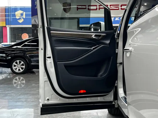 GAC Trumpchi M8 — Фото автомобиля 11