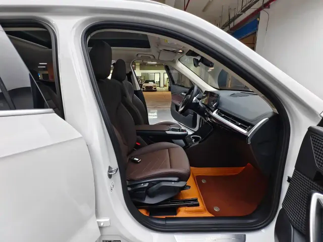BMW X1 — Фото автомобиля 12