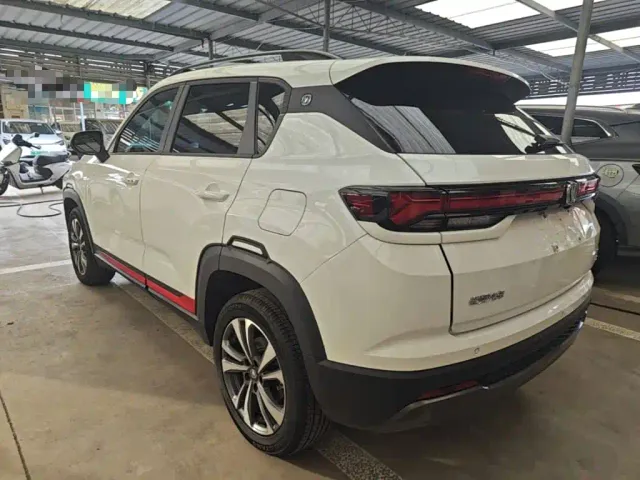 Changan CS35 Plus — Фото автомобиля 4