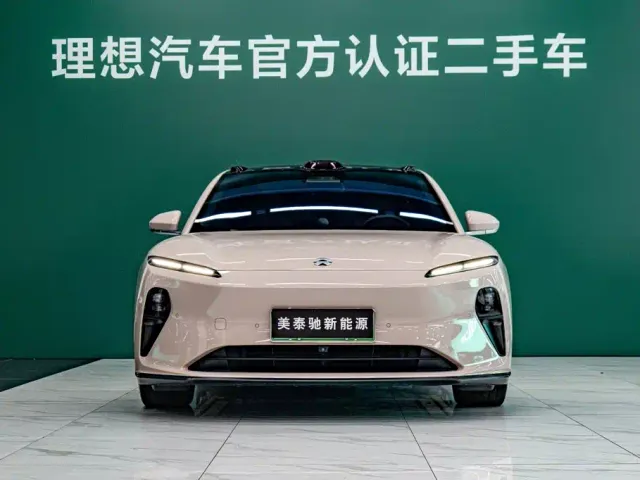 Nio ET5 — Фото автомобиля 2