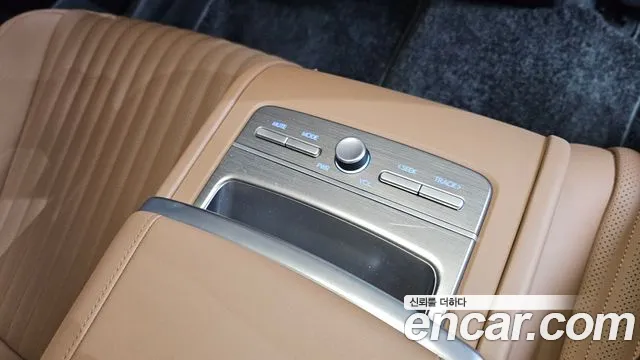 Hyundai Grandeur GN7 — Фото автомобиля 27