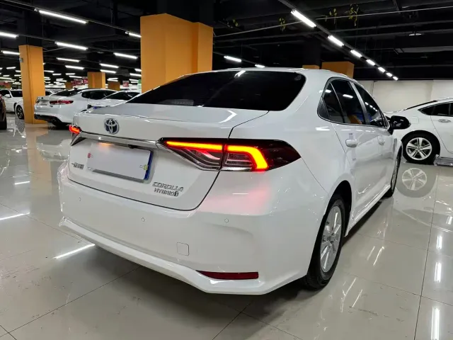 Toyota Corolla — Фото автомобиля 10