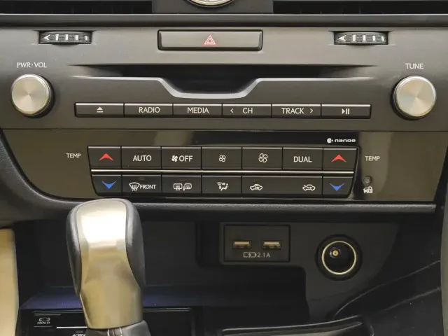 Lexus RX — Фото автомобиля 18