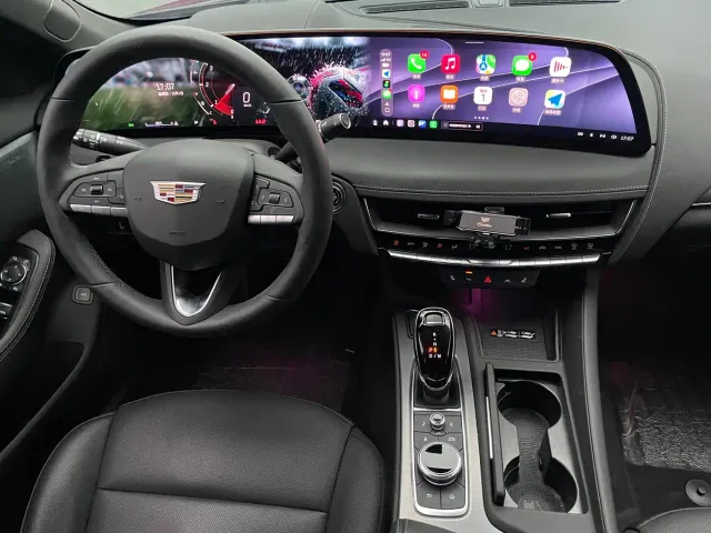 Cadillac CT5 — Фото автомобиля 10