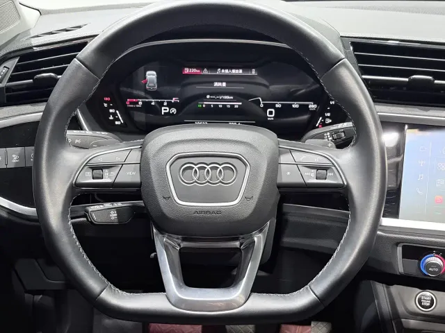 Audi Q3 — Фото автомобиля 12
