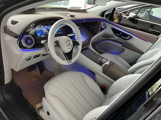 Mercedes-Benz EQS SUV — Фото автомобиля 10