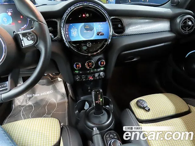 Mini Cooper — Фото автомобиля 12