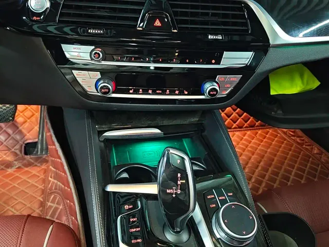 BMW 5 Series — Фото автомобиля 6