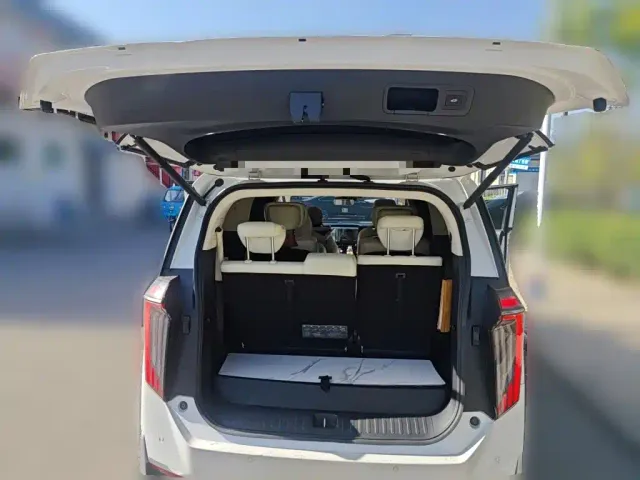 GAC Trumpchi E9 — Фото автомобиля 9