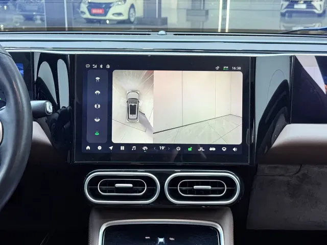 Leapmotor C11 — Фото автомобиля 10