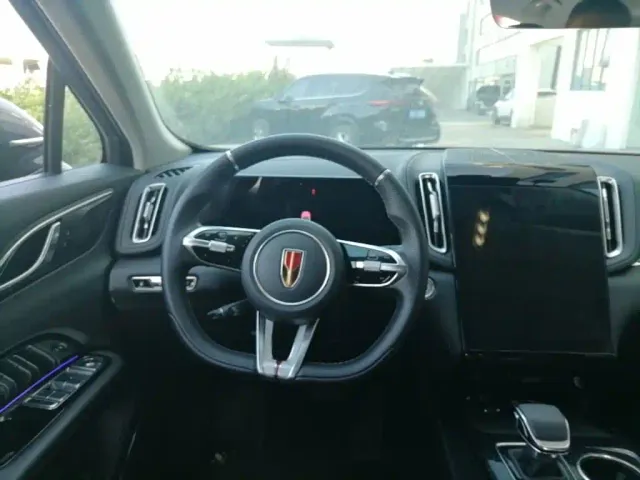 Hongqi Hongqi HS3 PHEV 2024 PHEV 115km Power Edition — Фото автомобиля 14
