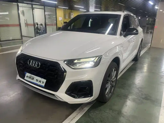Фотография автомобиля — Audi Q5L