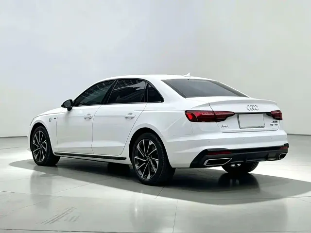 Audi A4L — Фото автомобиля 12