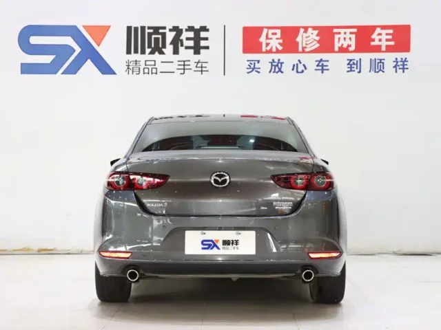 Mazda Axela — Фото автомобиля 6