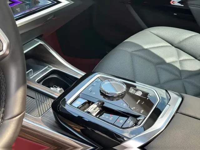 BMW 7 Series — Фото автомобиля 12