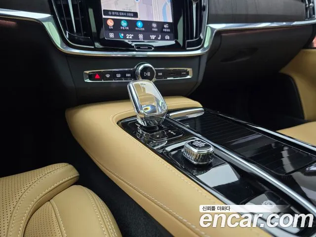 Volvo S90 — Фото автомобиля 10