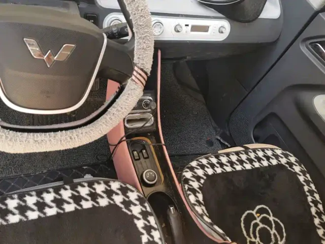 Wuling Hongguang Mini EV — Фото автомобиля 16