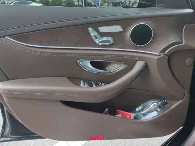 Mercedes-Benz E-Class — Фото автомобиля 7