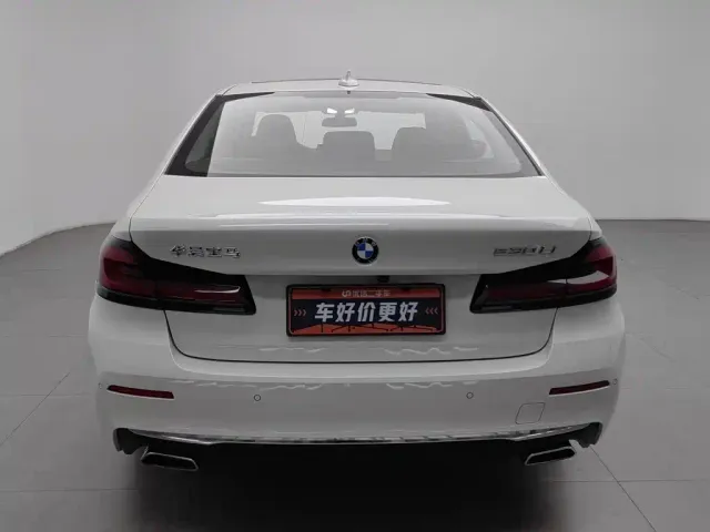 BMW 5 Series — Фото автомобиля 4