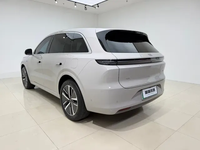 Li Auto L6 — Фото автомобиля 6